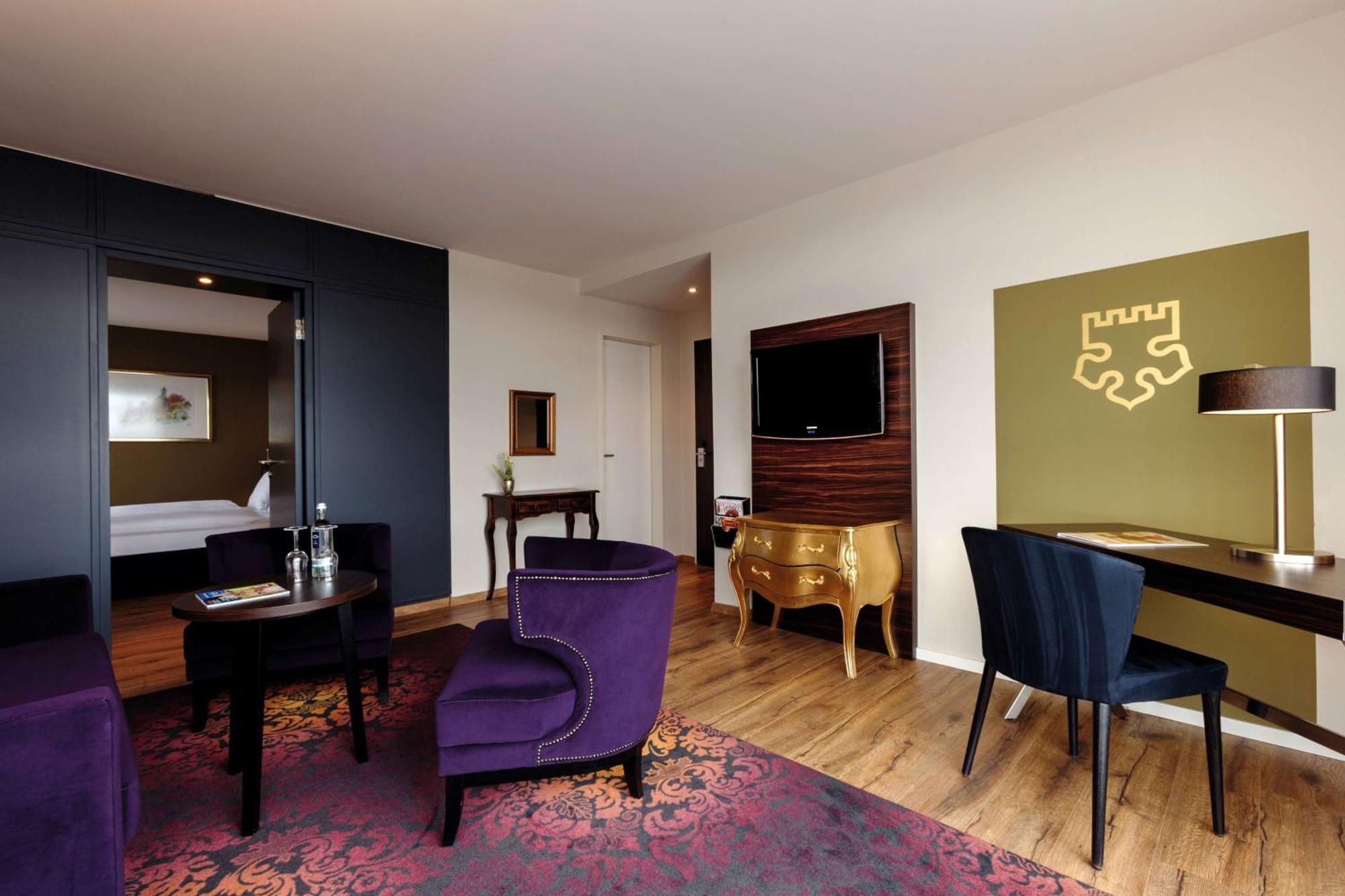 Penthouse Suite,1365979310:JPEG
